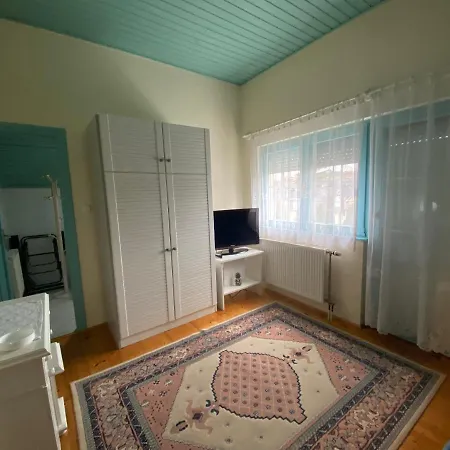 Gyoengyoes Apartman, Kenyelem 5 Percre A Termaltol Zalakaros